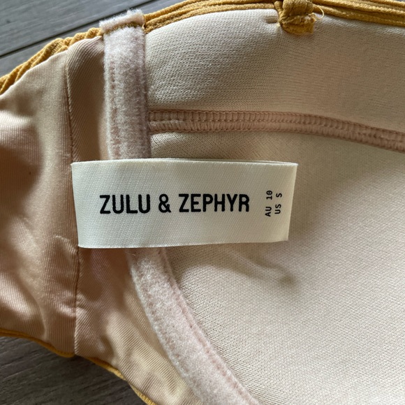 Zulu & Zephyr Signature Moulded Bracup Top - Picture 3 of 3